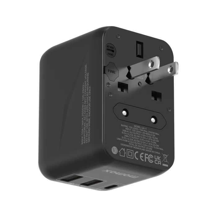 MOMAX 1-World 20w 3-port + ac travel adapter (UA11)